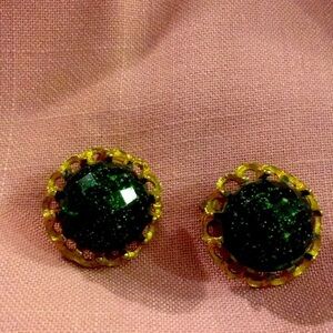 Vintage Clip on Earrings (Z)